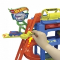 Игровой набор "Автомойка: Кормящие виражи" Hot Wheels