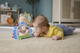 Портативное зеркальце 2-в-1 для малыша Fisher-Price