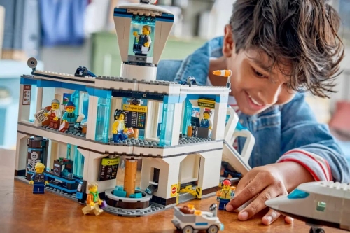 Конструктор LEGO City Аеропорт із літаком (60502)