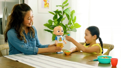 Інтерактивна іграшка CoComelon Deluxe Interactive JJ Doll Джей Джей зі звуком