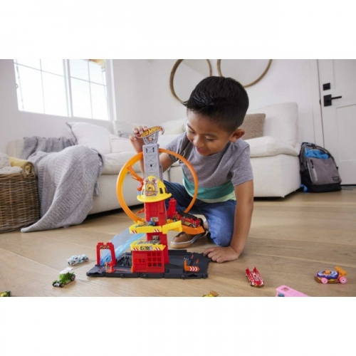Игровой набор "Супер петля с пожарной станцией" Hot Wheels