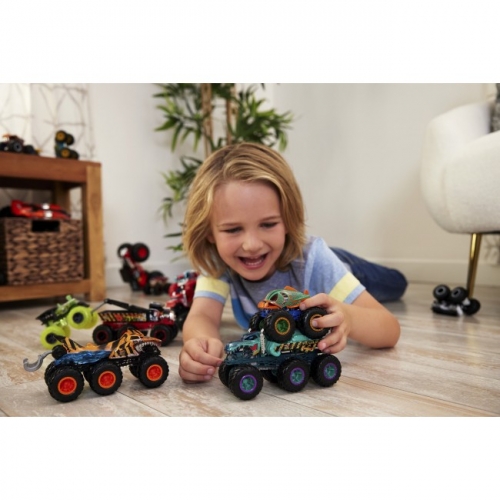 Машинка-позашляховик "Супер-тягач" серії "Monster Trucks" Hot Wheels (в ас.)