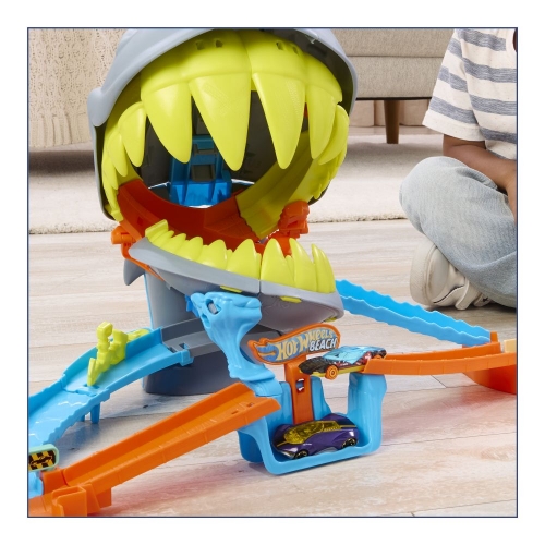 Ігровий набір "Пляжна атака акули" Hot Wheels (JHL96)